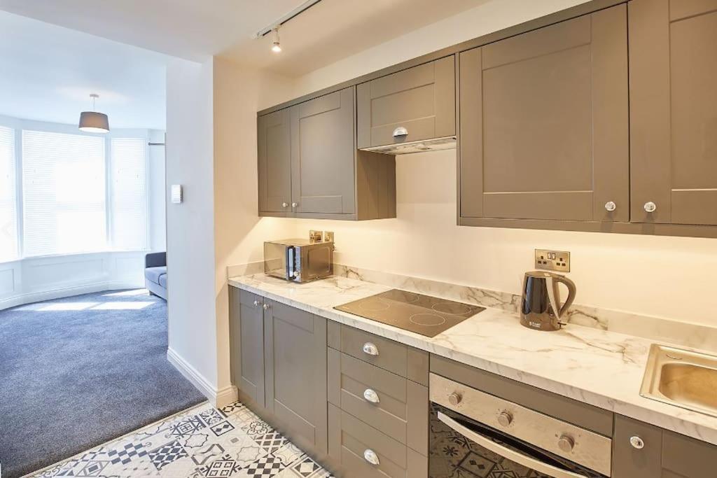 Apt 1 - Queens Court Scarborough Kültér fotó